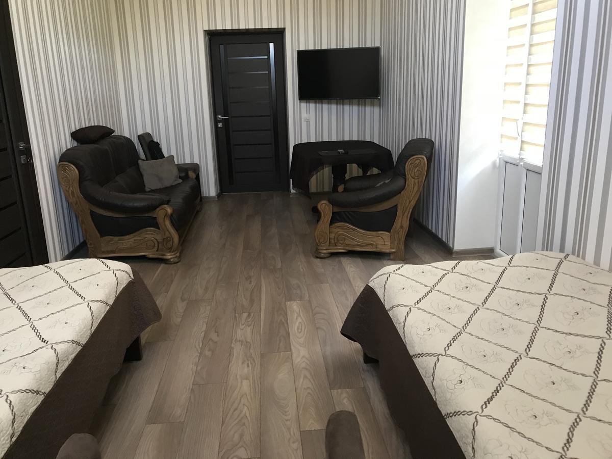 Elitne Zhitlo Apartment Kolomyia Bagian luar foto