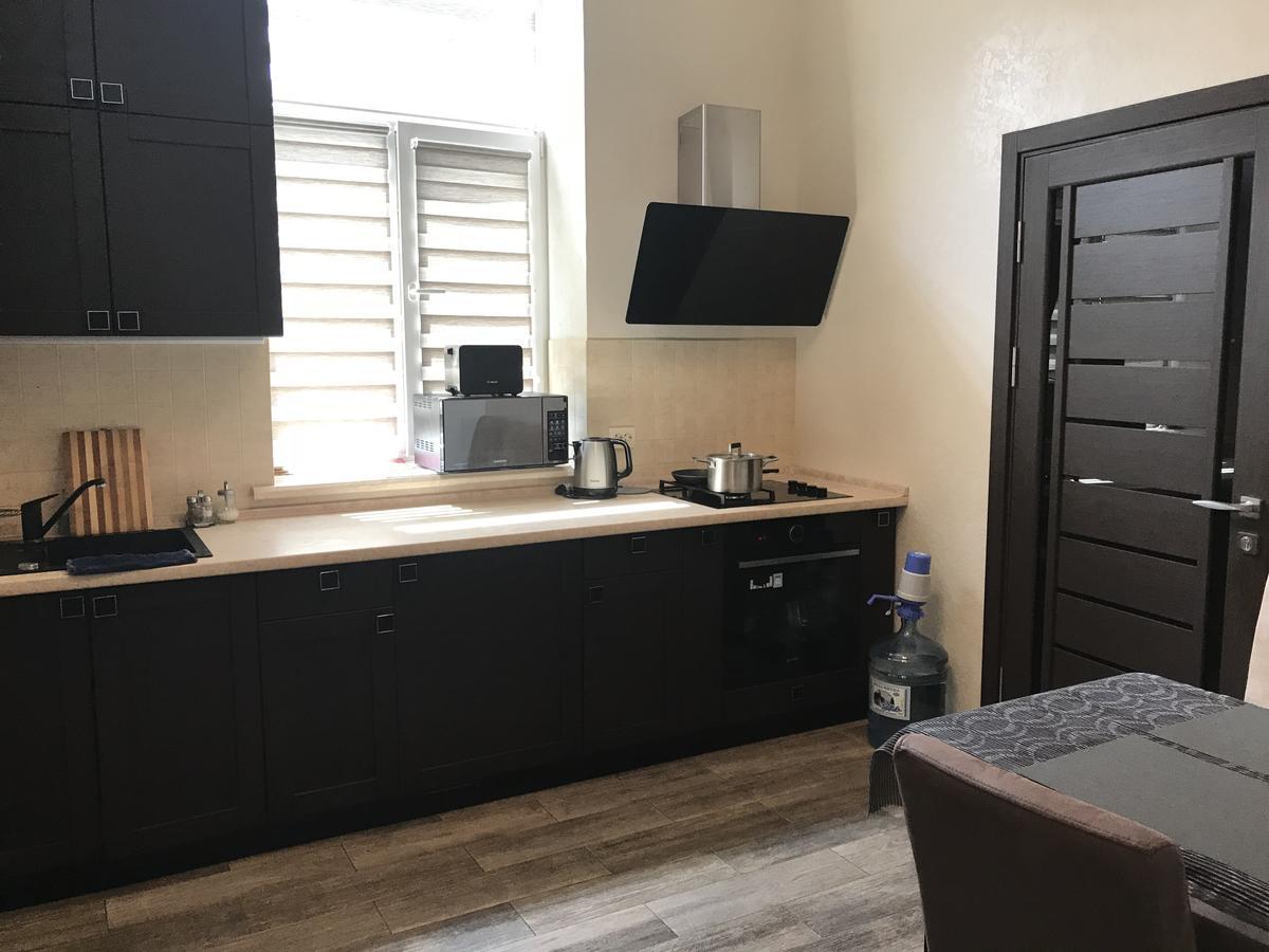 Elitne Zhitlo Apartment Kolomyia Bagian luar foto